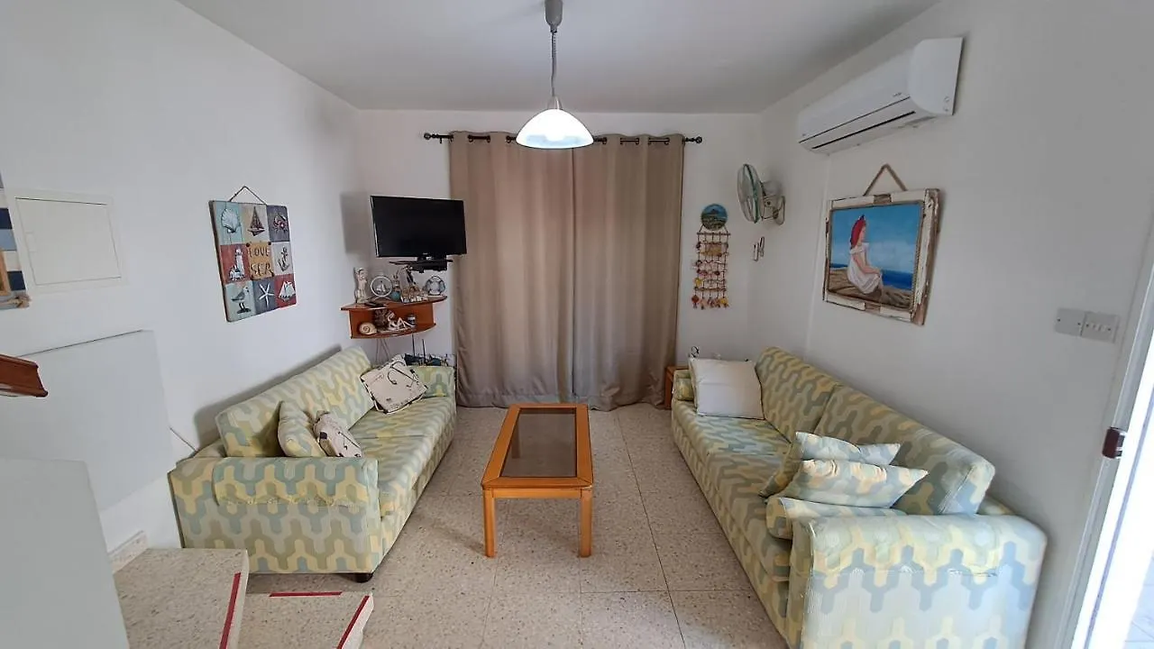 라르나카 Relaxing Seaside Manors 아파트